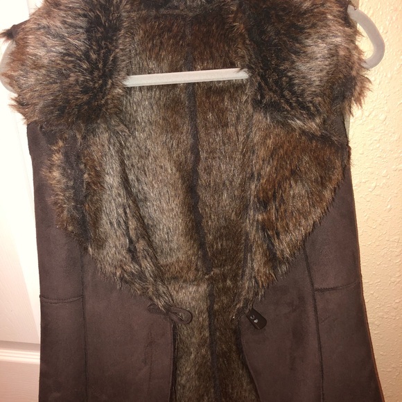 Women suede & furry, reversible vest. Small - Picture 6 of 7